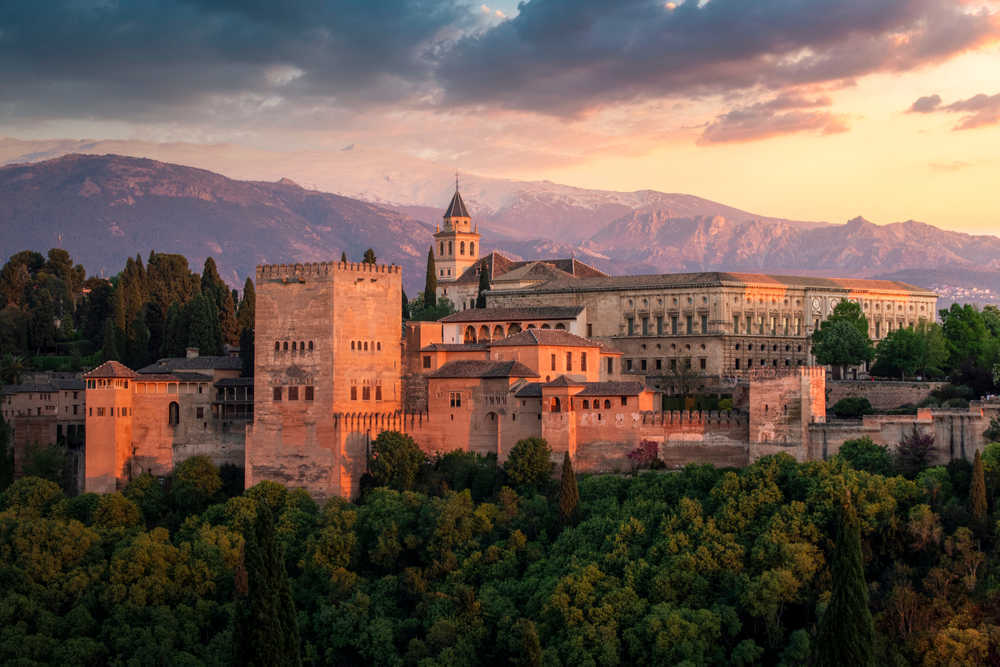 Granada, una ciudad encantadora en la que perderse puede ser el mejor regalo